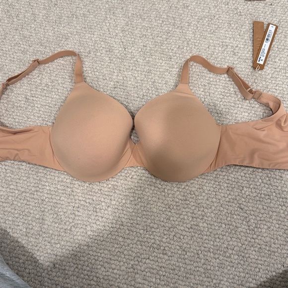 SKIMS Nude Comfort Bra - Picture 5 of 6